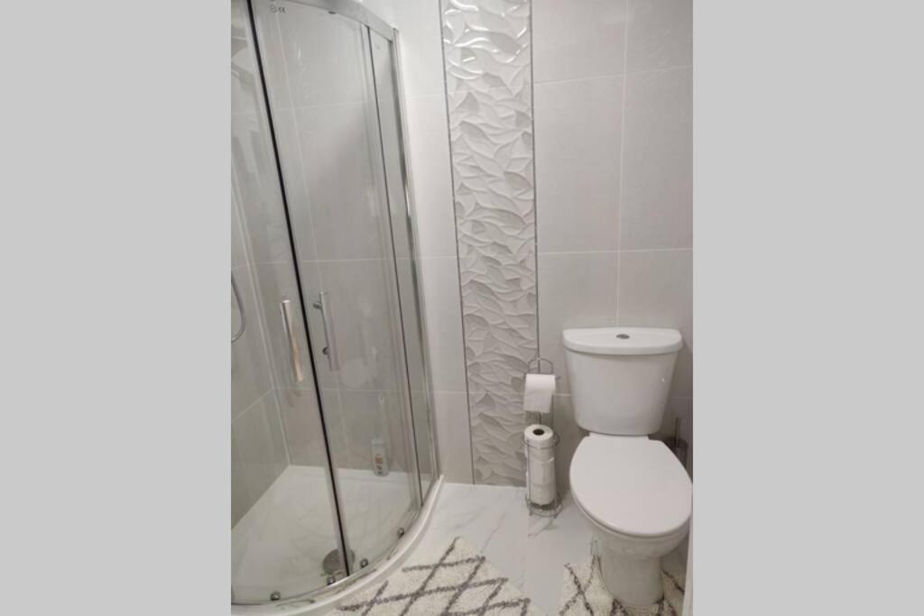 Luxury Apartment In Birmingham With Free Parking. Exterior foto
