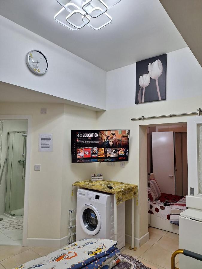 Luxury Apartment In Birmingham With Free Parking. Exterior foto